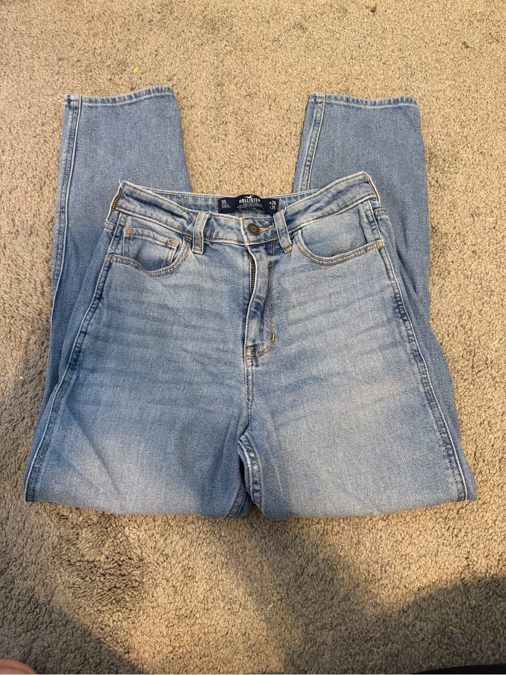 Hollister Light Wash Woman’s High Rise Mom Jeans